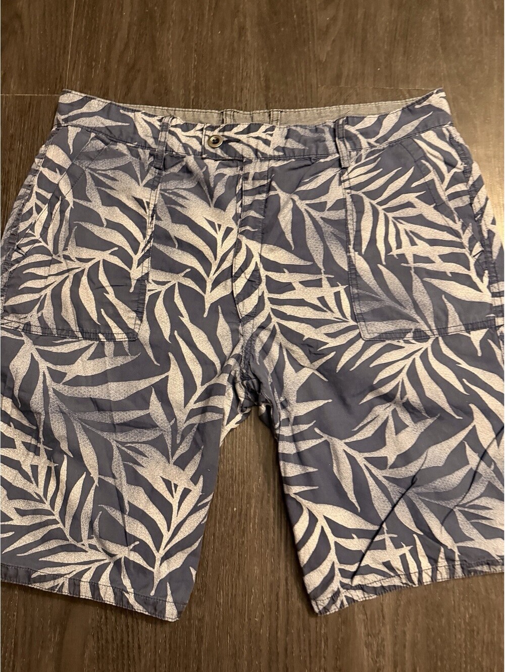 Levi’s Men's Blue Tropical Palm Reversible Chino Shorts Size 36